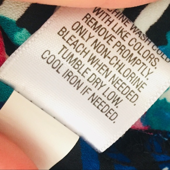 CANDIE’S Sleeveless Pink Floral Blouse Chevron Top Size XL - Picture 9 of 10